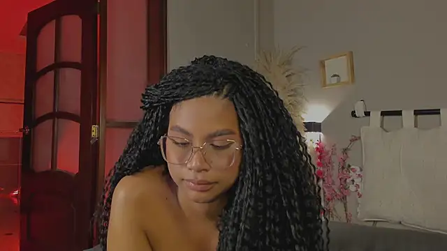 nayah   online show from February 12, 10:37 pm