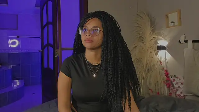 nayah   online show from February 20, 8:14 pm