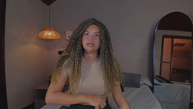 nayah   online show from March 18, 9:21 pm