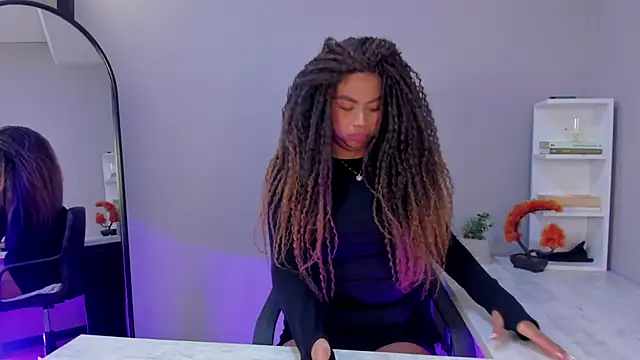 nayah   online show from September 10, 7:47 pm