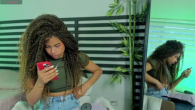 nayah   online show from September 14, 2:16 pm