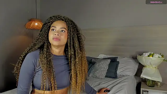 nayah   online show from October 8, 8:28 pm