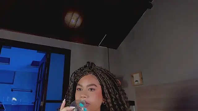 nayah   online show from October 10, 7:46 pm