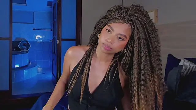 nayah   online show from October 11, 8:07 pm