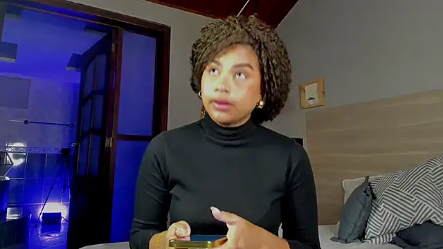 nayah   online show from October 21, 8:20 pm