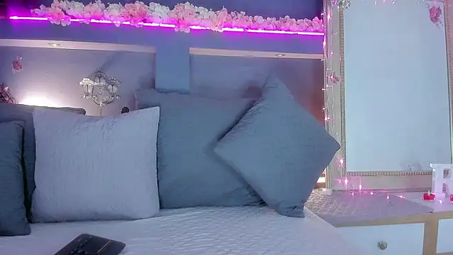 rosemonrooe online show from January 21, 3:32 pm