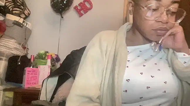 MommyConfident online show from February 17, 7:26 am