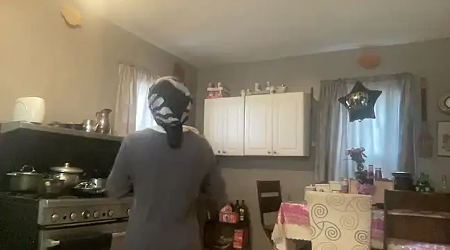 MommyConfident online show from February 21, 9:11 pm