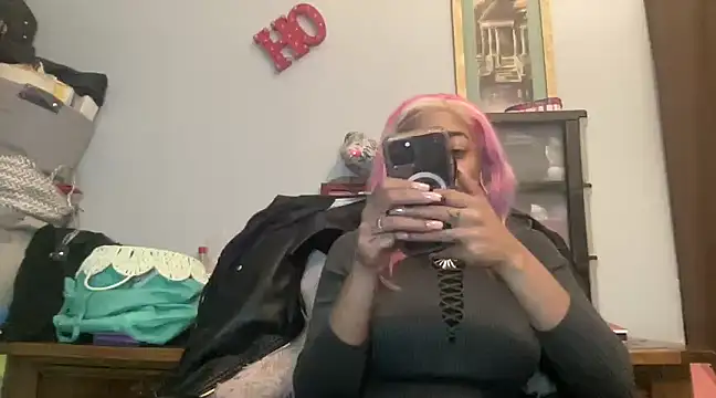 MommyConfident online show from March 6, 6:19 am