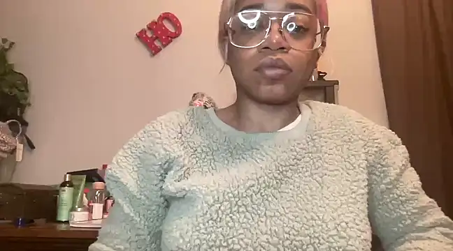 MommyConfident online show from March 22, 1:11 am