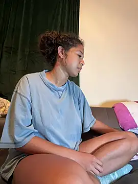 VanessaBling online show from March 18, 1:10 am