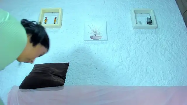 emiily s online show from February 6, 12:05 pm