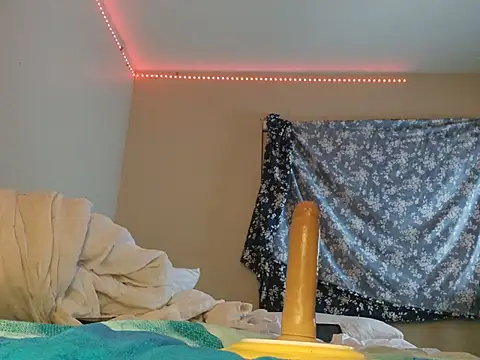 Snapshot of Fuckmyassg00d chatting on February 24, 1:31 pm Fuckmyassg00d online show from February 24, 1:31 pm