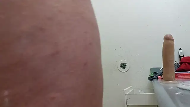 Snapshot of Fuckmyassg00d chatting on November 2, 12:18 pm Fuckmyassg00d online show from November 2, 12:18 pm