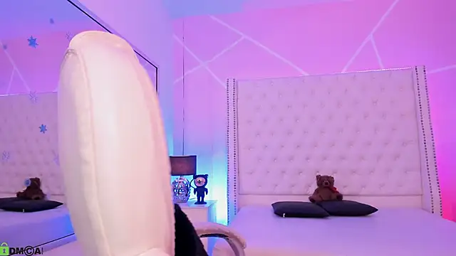 Snapshot of celeste_wayne chatting on December 22, 1:33 pm celeste wayne online show from December 22, 1:33 pm