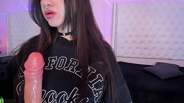 Snapshot of celeste_wayne chatting on February 27, 12:54 am celeste wayne online show from February 27, 12:54 am