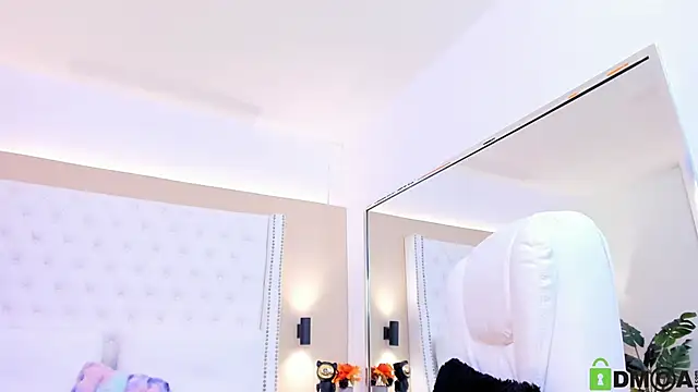 Snapshot of celeste_wayne chatting on November 14, 11:35 pm celeste wayne online show from November 14, 11:35 pm