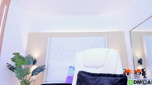 Snapshot of celeste_wayne chatting on November 17, 2:01 pm celeste wayne online show from November 17, 2:01 pm