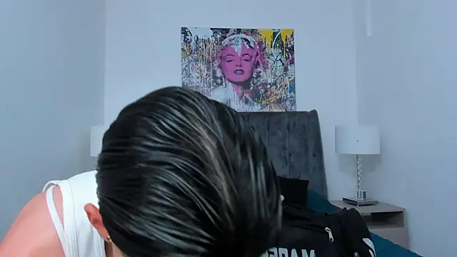 Snapshot of AmberAdams_ chatting on December 4, 1:20 pm AmberAdams online show from December 4, 1:20 pm