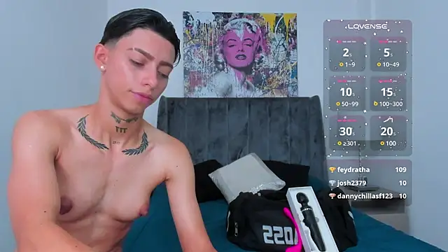 Snapshot of AmberAdams_ chatting on December 4, 4:27 pm AmberAdams online show from December 4, 4:27 pm