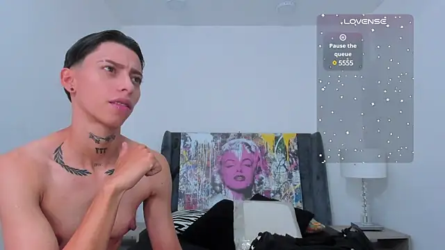 Snapshot of AmberAdams_ chatting on December 13, 2:27 pm AmberAdams online show from December 13, 2:27 pm