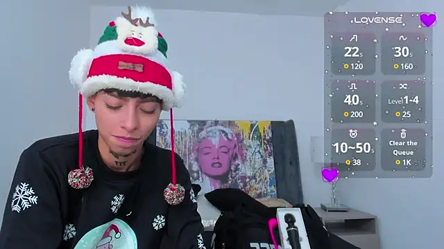 Snapshot of AmberAdams_ chatting on December 14, 2:10 pm AmberAdams online show from December 14, 2:10 pm