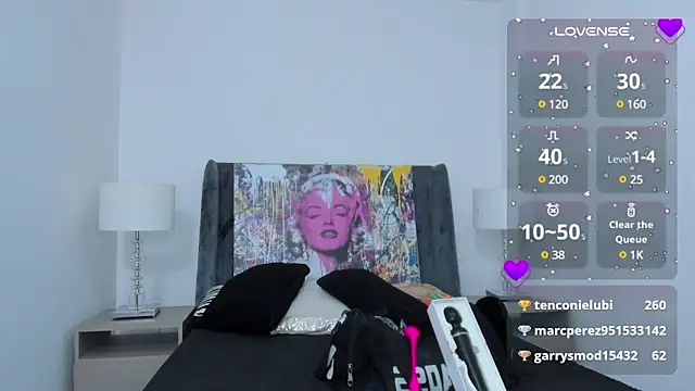 Snapshot of AmberAdams_ chatting on December 14, 5:14 pm AmberAdams online show from December 14, 5:14 pm