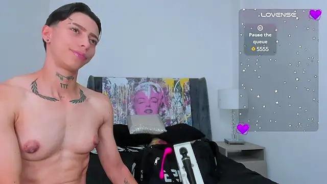 Snapshot of AmberAdams_ chatting on December 15, 4:15 pm AmberAdams online show from December 15, 4:15 pm