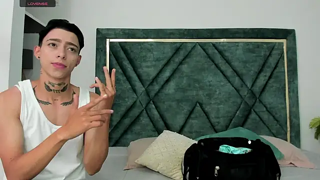 Snapshot of AmberAdams_ chatting on February 3, 1:19 pm AmberAdams online show from February 3, 1:19 pm