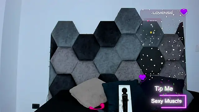 Snapshot of AmberAdams_ chatting on March 8, 5:11 pm AmberAdams online show from March 8, 5:11 pm