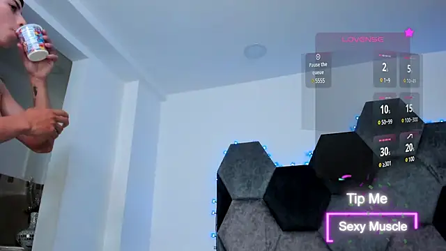 Snapshot of AmberAdams_ chatting on March 13, 4:23 pm AmberAdams online show from March 13, 4:23 pm