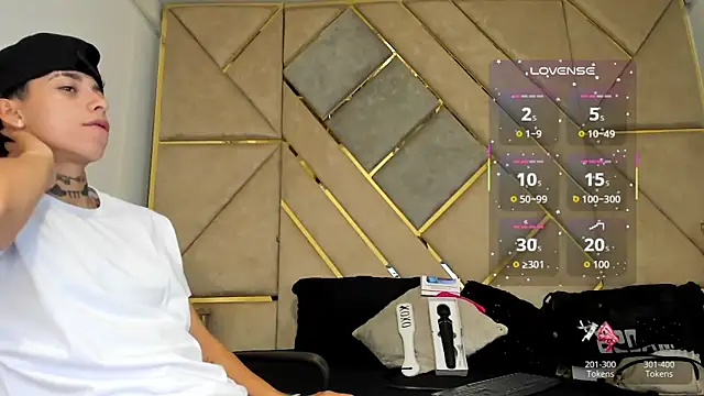 Snapshot of AmberAdams_ chatting on September 18, 12:40 pm AmberAdams online show from September 18, 12:40 pm