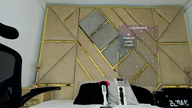 Snapshot of AmberAdams_ chatting on September 30, 4:12 pm AmberAdams online show from September 30, 4:12 pm