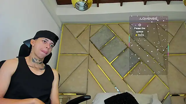 Snapshot of AmberAdams_ chatting on October 6, 2:47 pm AmberAdams online show from October 6, 2:47 pm