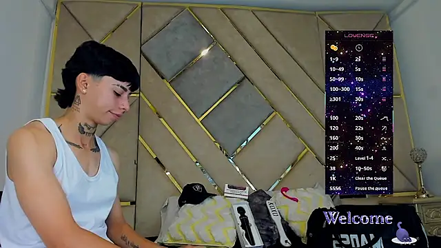 Snapshot of AmberAdams_ chatting on November 4, 2:38 pm AmberAdams online show from November 4, 2:38 pm