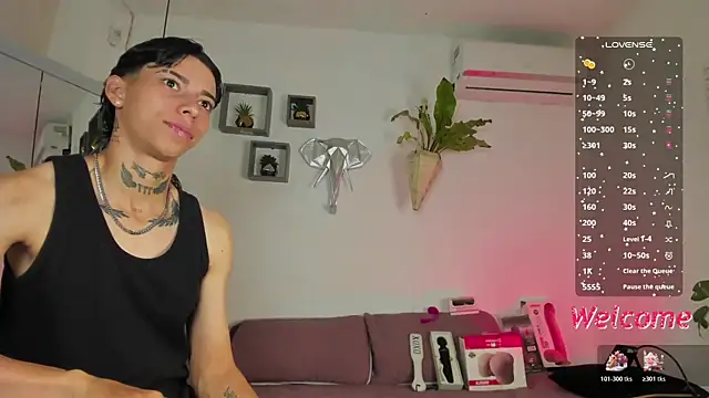 Snapshot of AmberAdams_ chatting on December 14, 3:06 pm AmberAdams online show from December 14, 3:06 pm