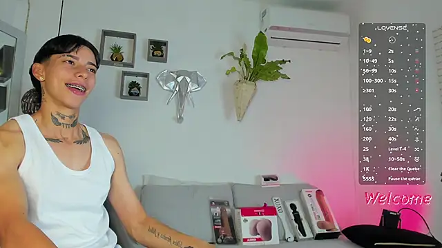 Snapshot of AmberAdams_ chatting on December 15, 3:27 pm AmberAdams online show from December 15, 3:27 pm