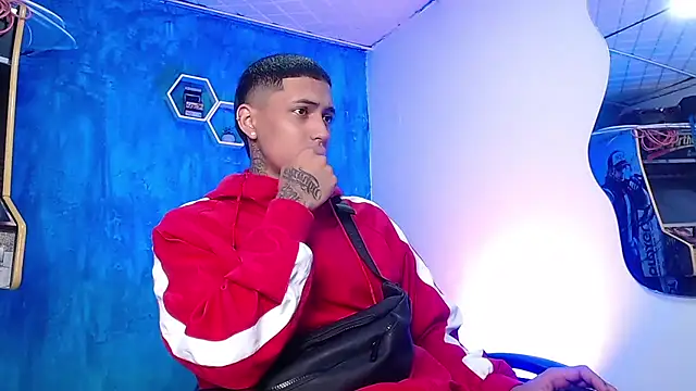 Liam lee online show from December 19, 12:23 pm