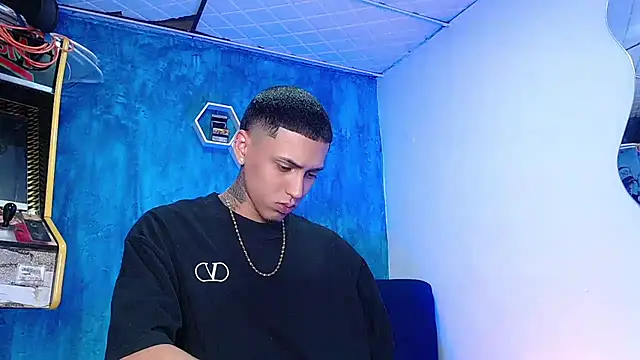 Liam lee online show from January 31, 1:23 pm