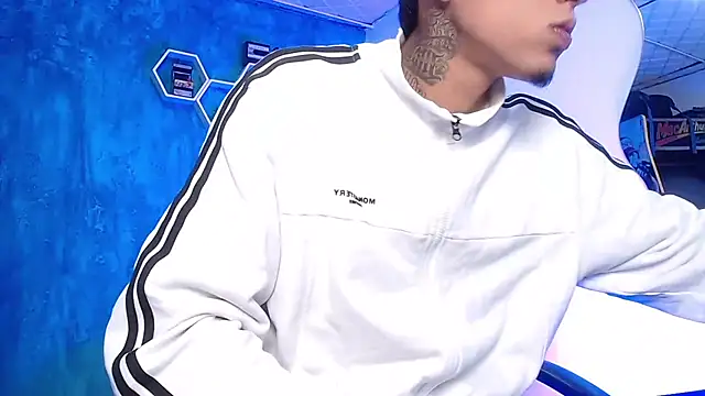 Liam lee online show from February 11, 1:20 pm