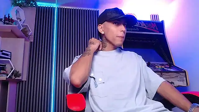 Liam lee online show from March 6, 1:24 pm