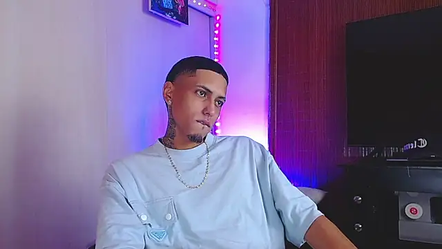 Liam lee online show from November 28, 3:14 pm