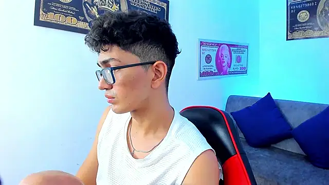 TylerWhite  online show from January 19, 9:11 am