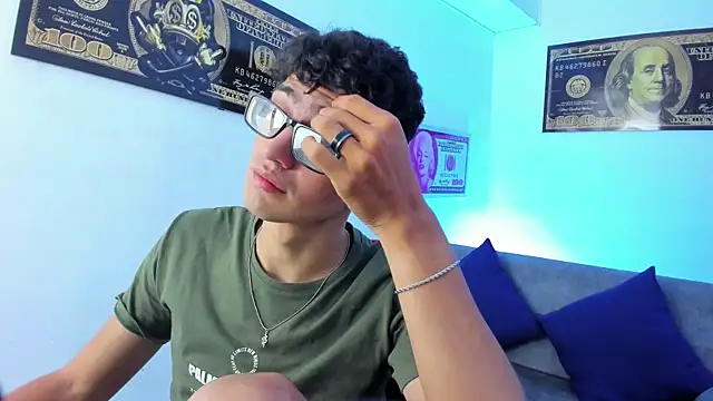 TylerWhite  online show from January 22, 6:20 am