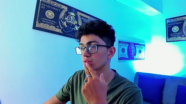 TylerWhite  online show from January 24, 9:39 am