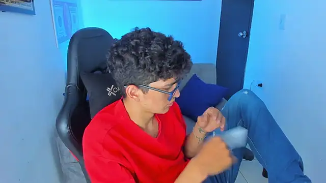 TylerWhite  online show from February 15, 9:27 am