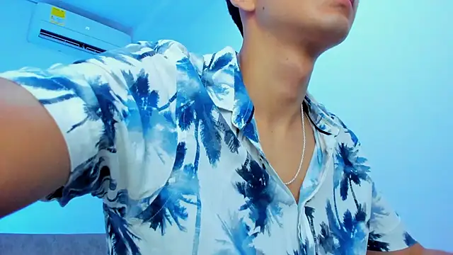 TylerWhite  online show from February 22, 2:39 am