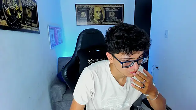 TylerWhite  online show from March 1, 5:52 am