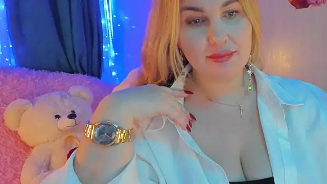 CoraSwon online show from January 20, 5:06 pm