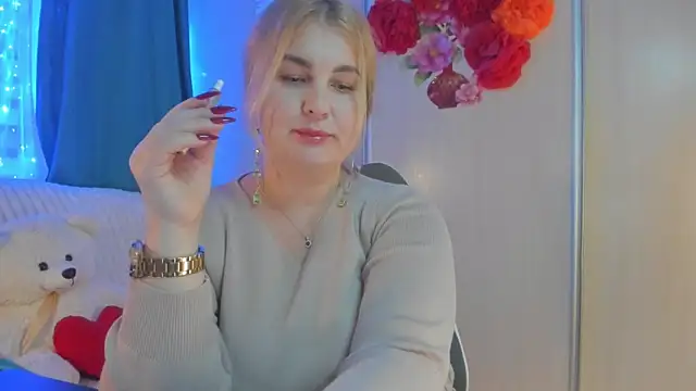 CoraSwon online show from January 23, 2:39 pm